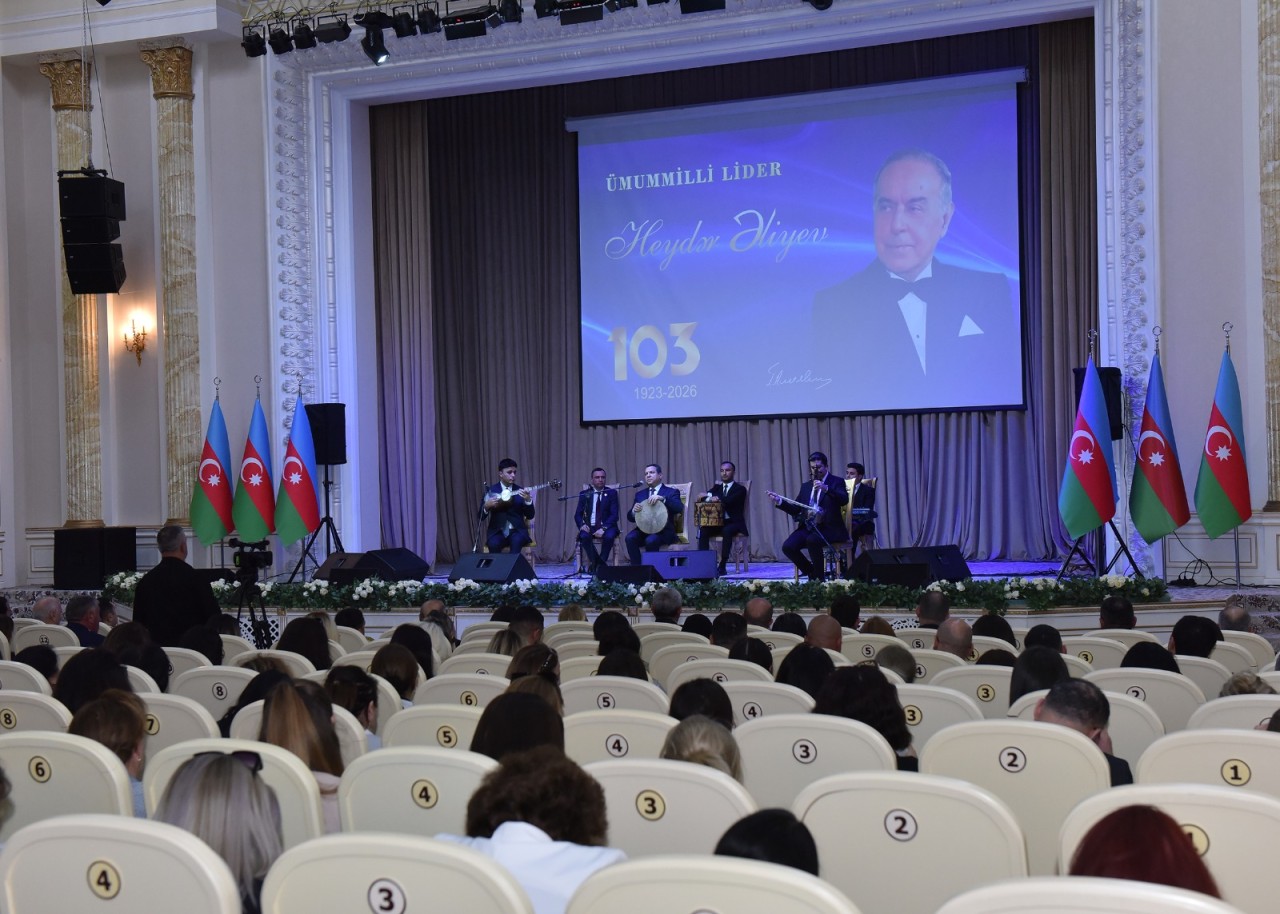 Sumqayıtda Heydər Əliyevin anadan olmasının 103-cü ildönümünə həsr olunmuş tədbirlər keçirilib - FOTOLAR